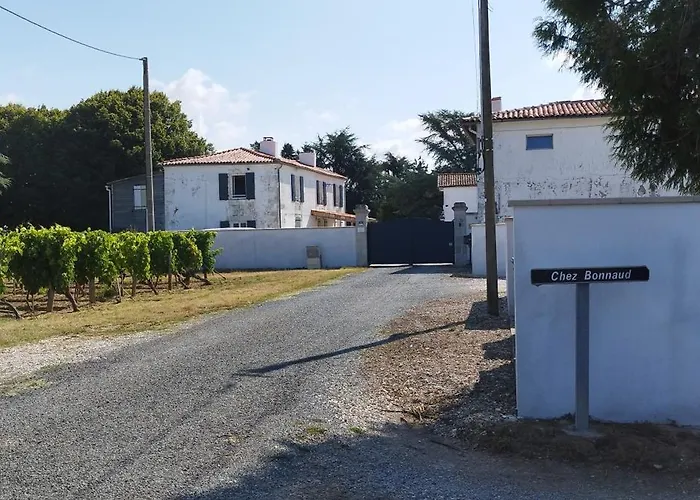 Domaine Moulin D'elemiah Campismo de Luxo Gémozac